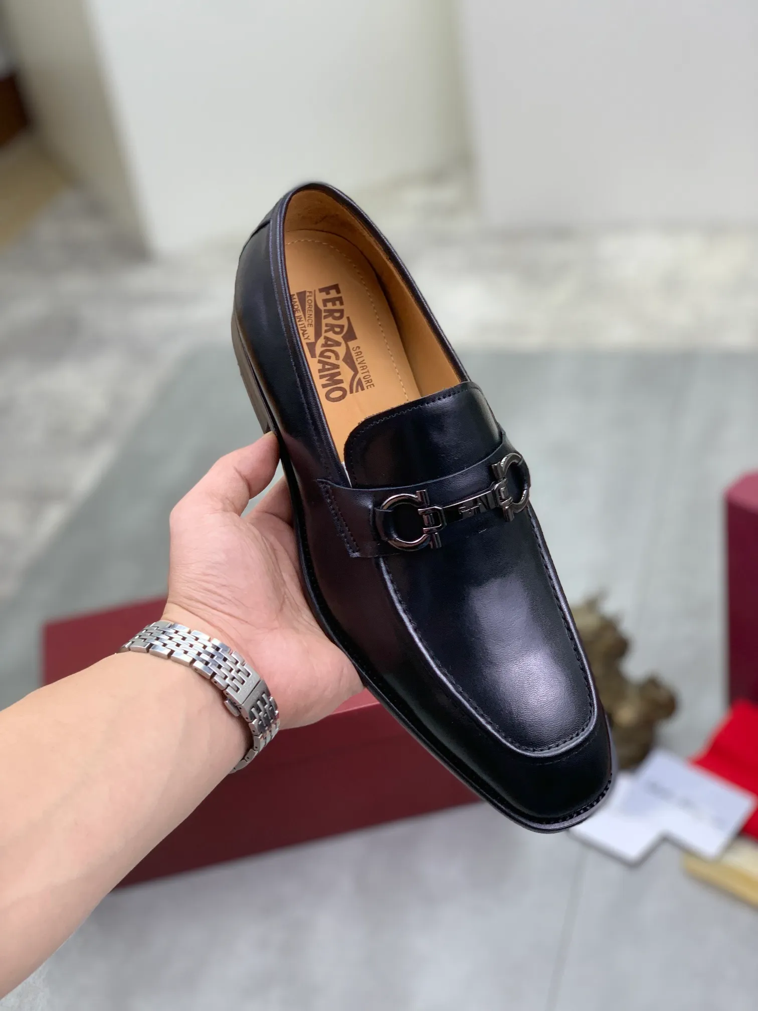 Men's men's shoes 💰P460💰[New style]🆘 Water-dyed cow lining [Ferragamo] Ferragamo's latest men's over-the-foot business leather shoes🇨🇳Official website original 1:1 molding💯The first layer is made of Italian imported calfskin➕Luxurious genuine cowhide lining, soft and comfortable🌴High-end atmosphere, the first choice for men with high taste🍍38-45 Black 🉑️Select